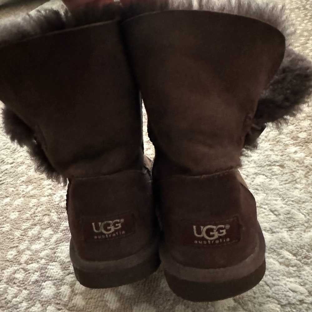 Brown Bailey UGG Boots - Picture 1 of 8